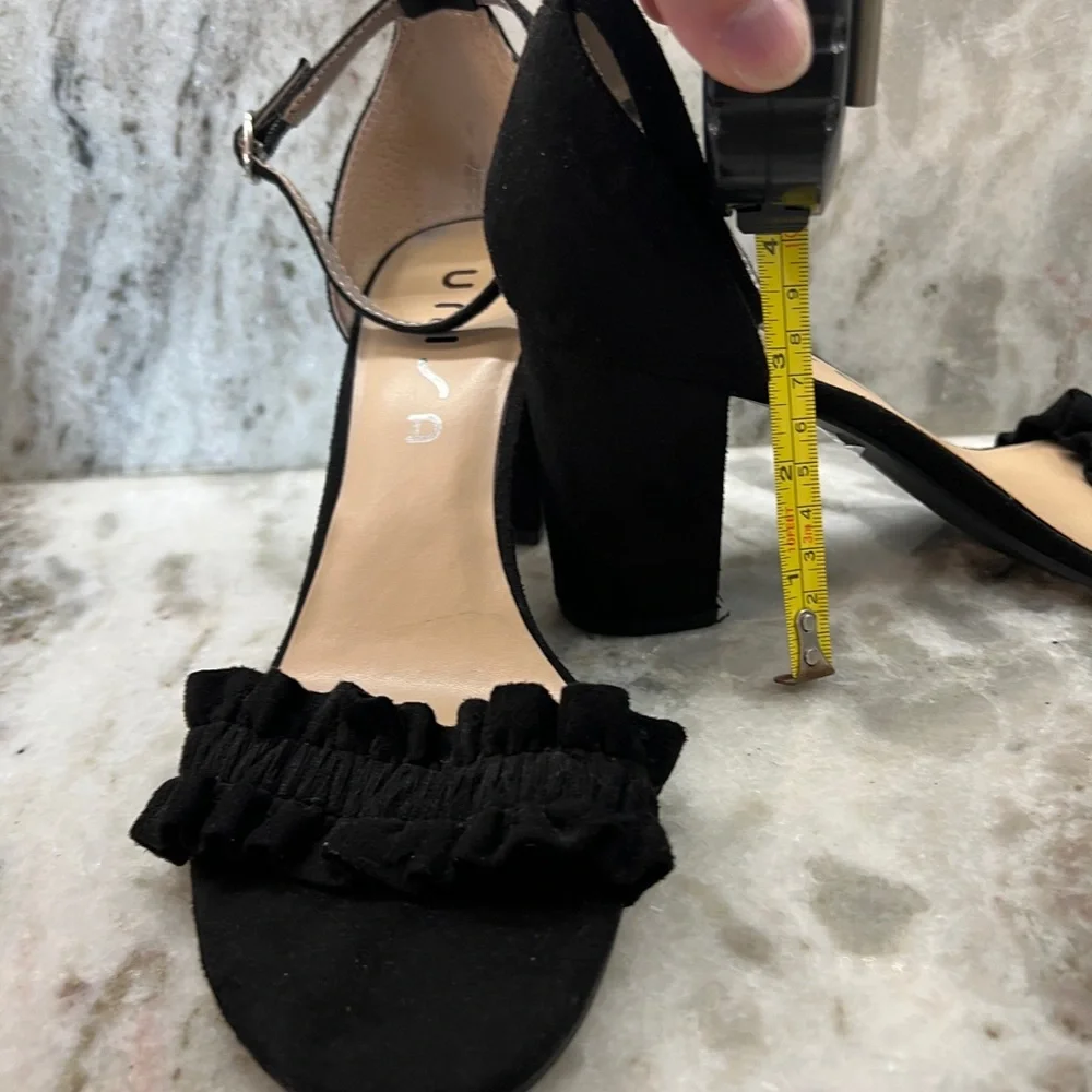 Unisa Undiara Wedding Party Formal Black Ruffle Ankle Strap Block Heels Sz 9
